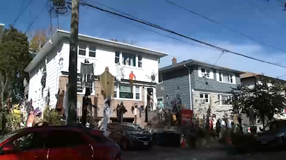 Bloomfield Halloween display draws crowds, complaints
       — Southampton Real Estate news