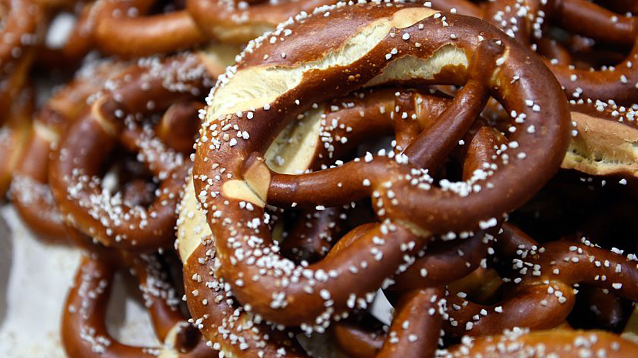 Students served pretzels covered in oven cleaner, lawsuit claims — Southampton Schools news